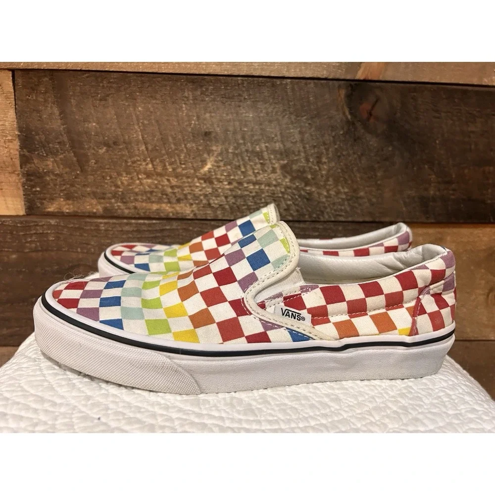Vans Unisex Slip On Rainbow Checkered Skate Sneaker Women's Sz 8.5 men's Sz 7